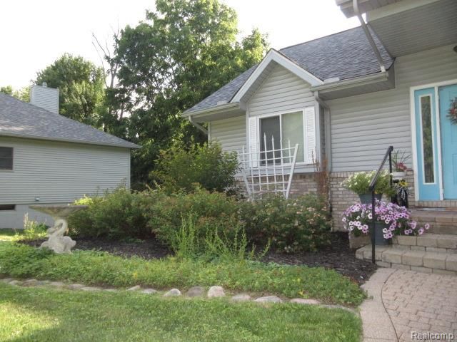 11356 Tall Shadows Court, Pinckney, MI 48169