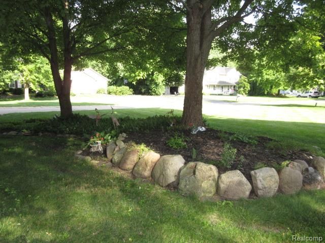 11356 Tall Shadows Court, Pinckney, MI 48169