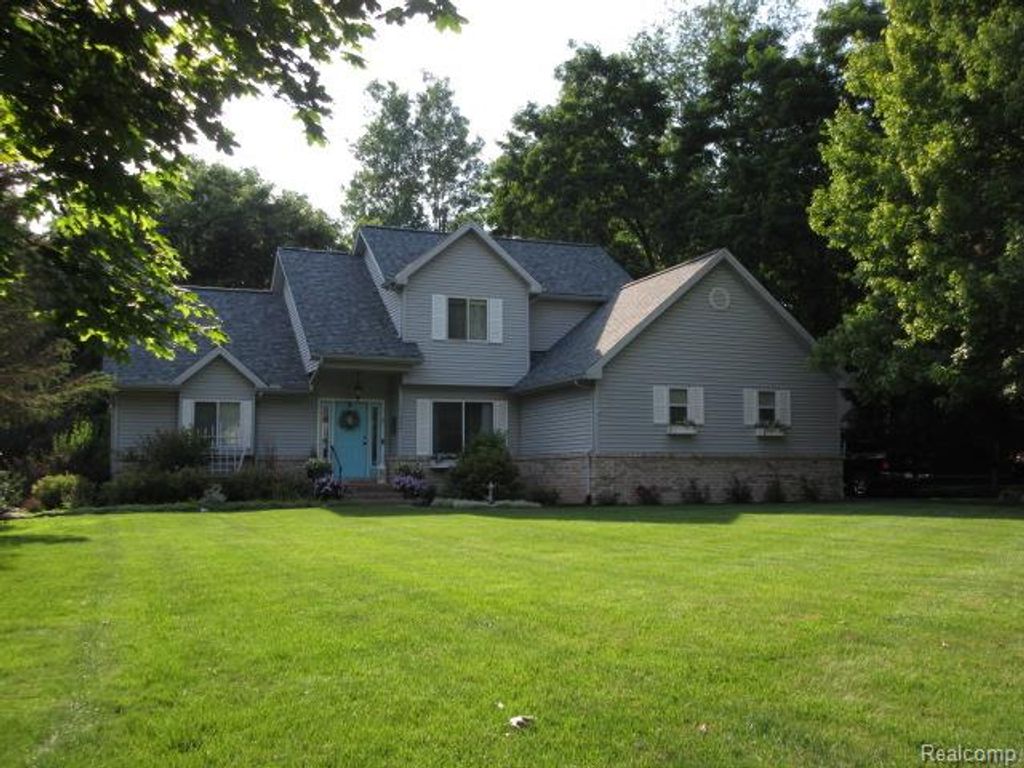 11356 Tall Shadows Court, Pinckney, MI 48169