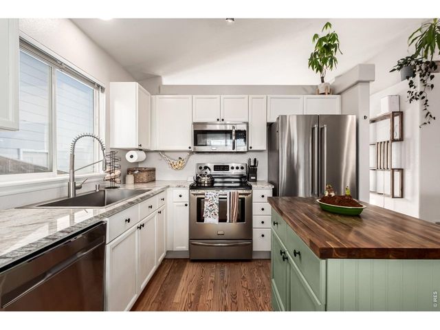 9712 Queenscliffe Dr, Highlands Ranch, CO 80130