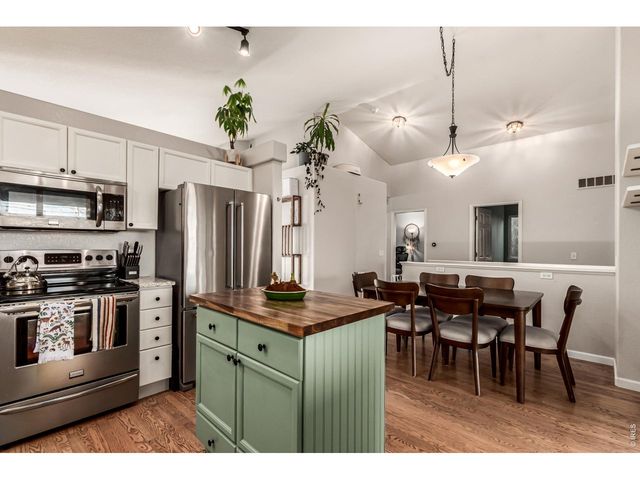 9712 Queenscliffe Dr, Highlands Ranch, CO 80130