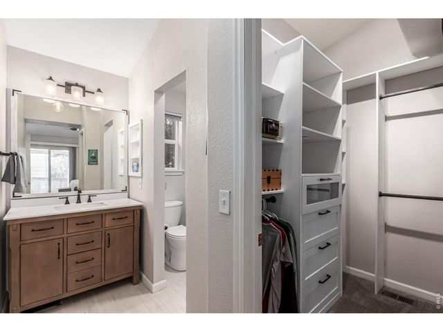 9712 Queenscliffe Dr, Highlands Ranch, CO 80130