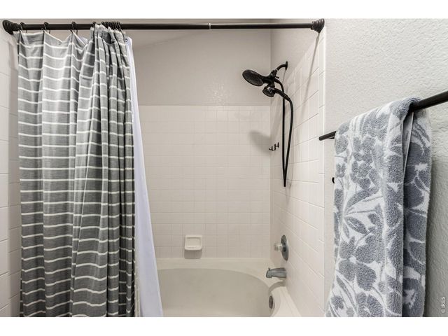 9712 Queenscliffe Dr, Highlands Ranch, CO 80130