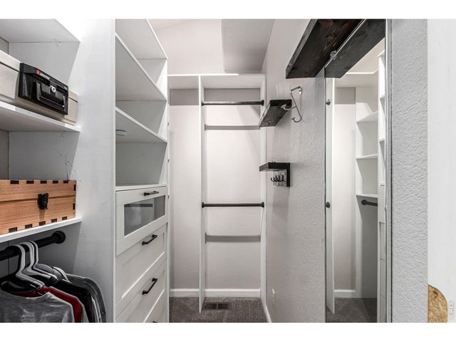 9712 Queenscliffe Dr, Highlands Ranch, CO 80130