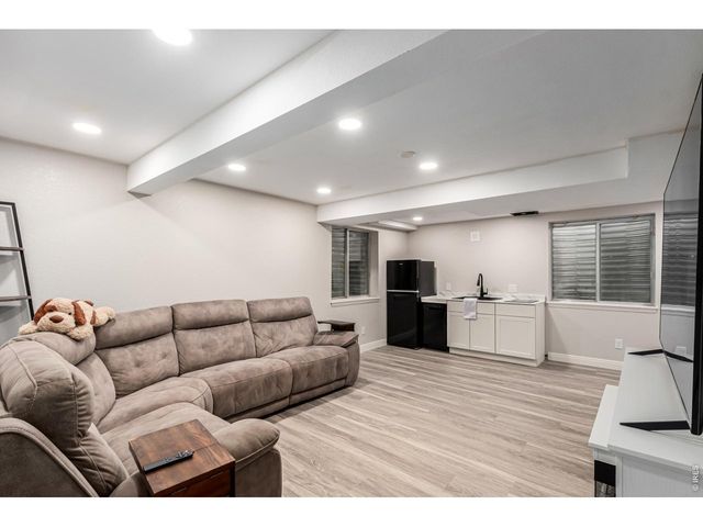 9712 Queenscliffe Dr, Highlands Ranch, CO 80130