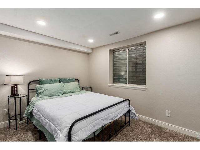 9712 Queenscliffe Dr, Highlands Ranch, CO 80130