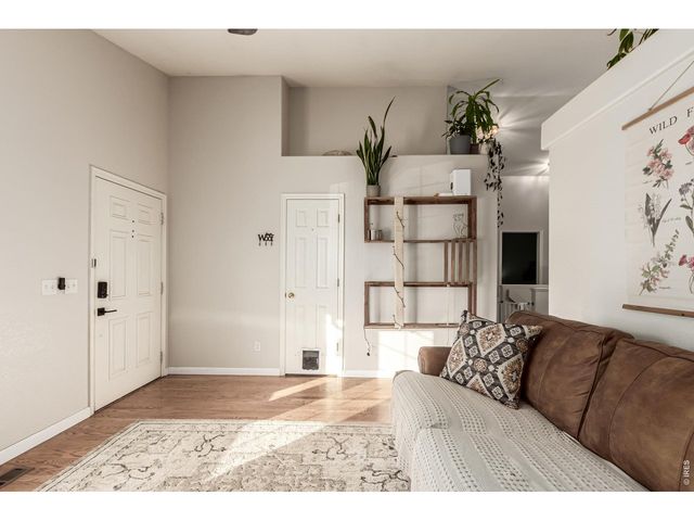 9712 Queenscliffe Dr, Highlands Ranch, CO 80130