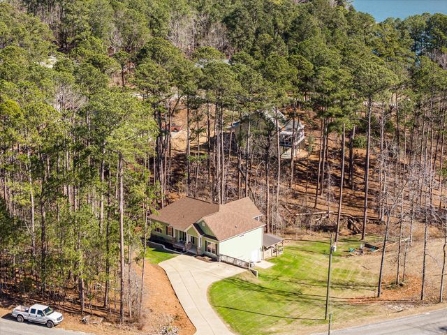 137 Memorial Drive, Mccormick, SC 29835