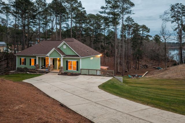 137 Memorial Drive, Mccormick, SC 29835