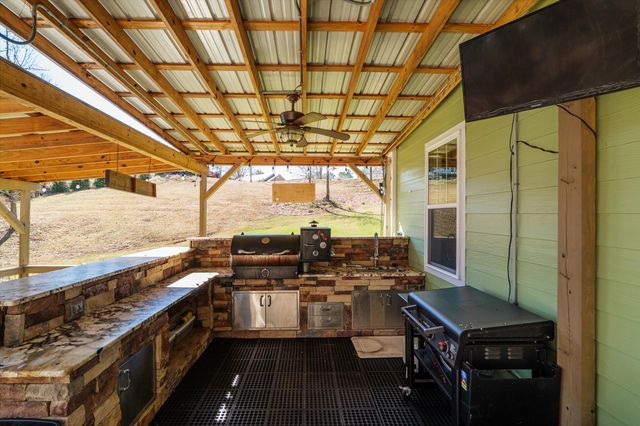 137 Memorial Drive, Mccormick, SC 29835