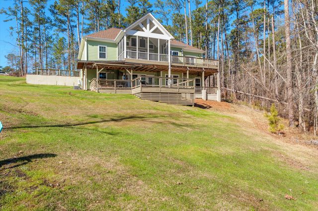 137 Memorial Drive, Mccormick, SC 29835