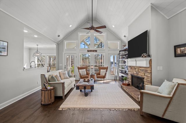 137 Memorial Drive, Mccormick, SC 29835