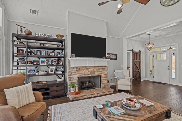 137 Memorial Drive, Mccormick, SC 29835