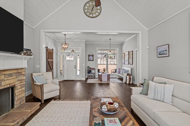 137 Memorial Drive, Mccormick, SC 29835