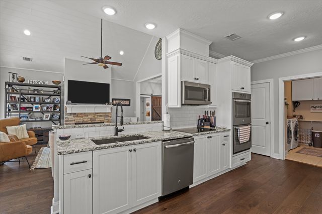 137 Memorial Drive, Mccormick, SC 29835