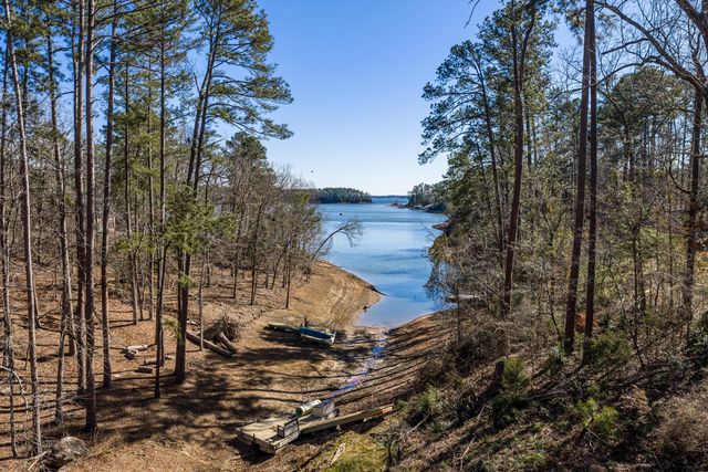 137 Memorial Drive, Mccormick, SC 29835