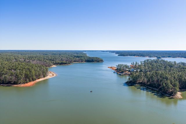 137 Memorial Drive, Mccormick, SC 29835