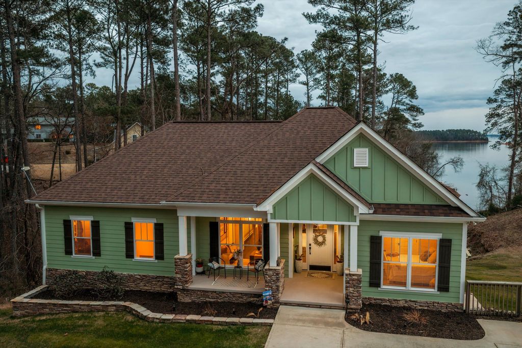 137 Memorial Drive, Mccormick, SC 29835