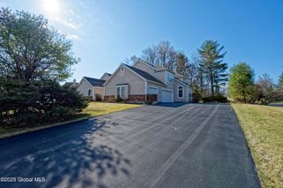 82 Killarney Drive, Niskayuna, NY 12309