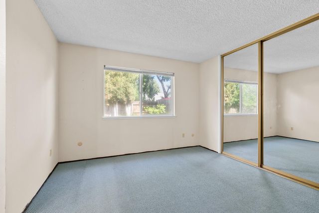 4954 Curve Wood Way, Sacramento, CA 95841