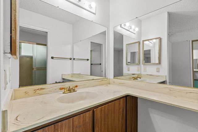 4954 Curve Wood Way, Sacramento, CA 95841