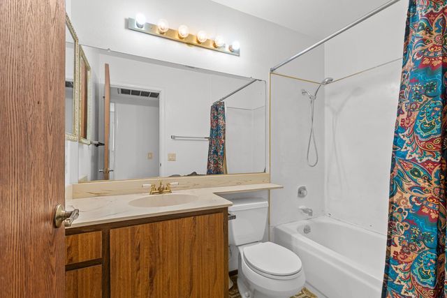 4954 Curve Wood Way, Sacramento, CA 95841