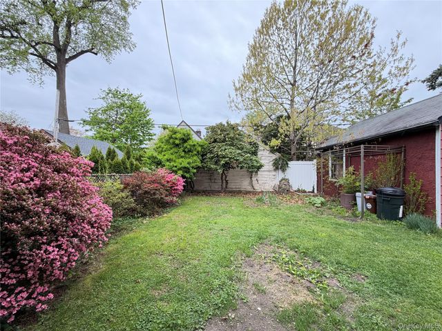 27-30 165th Street, Flushing, NY 11358