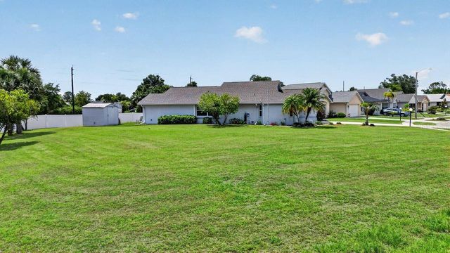 548 ROSE APPLE CIRCLE, Port Charlotte, FL 33954
