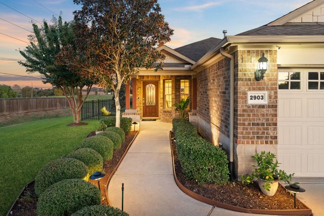 2903 Bur Oak Court, Richmond, TX 77469