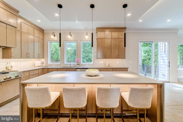 506 KINGSLEY RD SW, Vienna, VA 22180