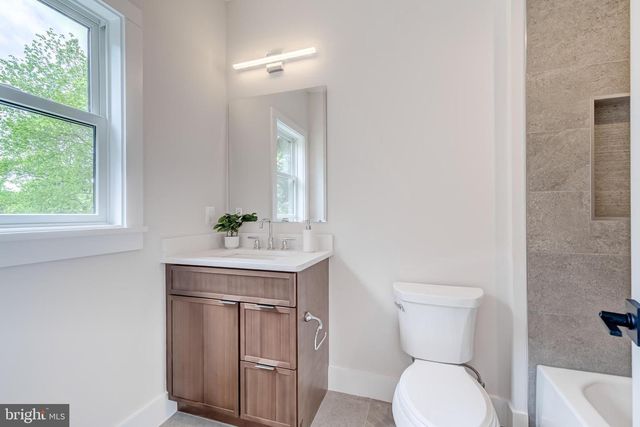 506 KINGSLEY RD SW, Vienna, VA 22180