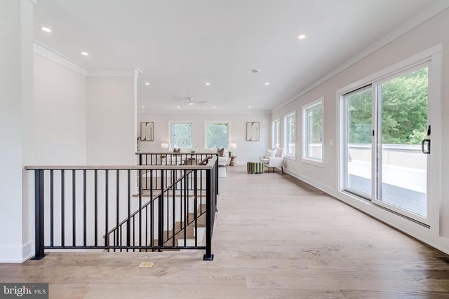 506 KINGSLEY RD SW, Vienna, VA 22180