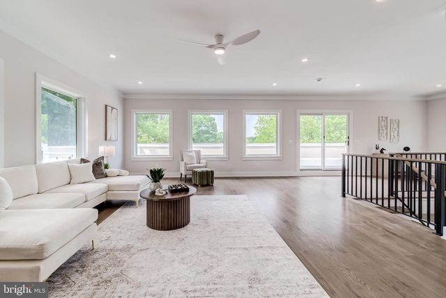 506 KINGSLEY RD SW, Vienna, VA 22180