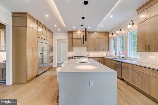 506 KINGSLEY RD SW, Vienna, VA 22180