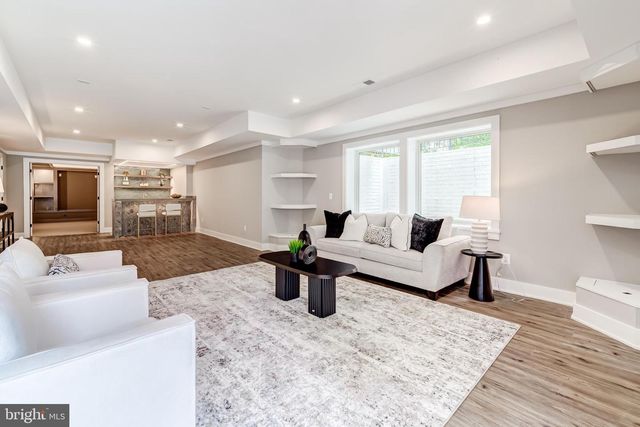 506 KINGSLEY RD SW, Vienna, VA 22180