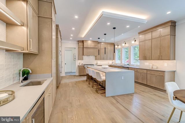 506 KINGSLEY RD SW, Vienna, VA 22180