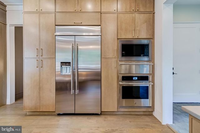 506 KINGSLEY RD SW, Vienna, VA 22180