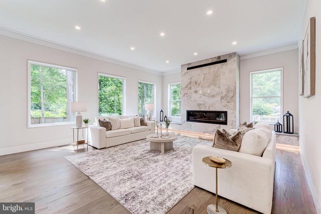 506 KINGSLEY RD SW, Vienna, VA 22180