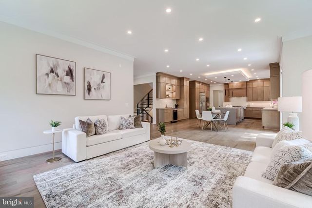 506 KINGSLEY RD SW, Vienna, VA 22180