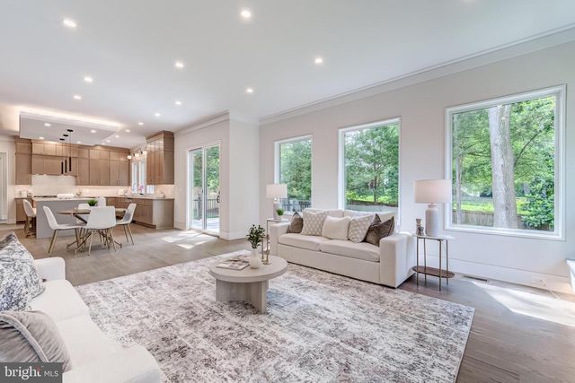 506 KINGSLEY RD SW, Vienna, VA 22180