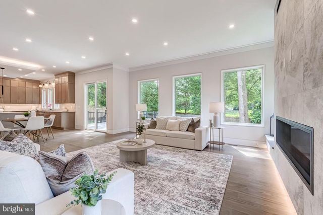 506 KINGSLEY RD SW, Vienna, VA 22180