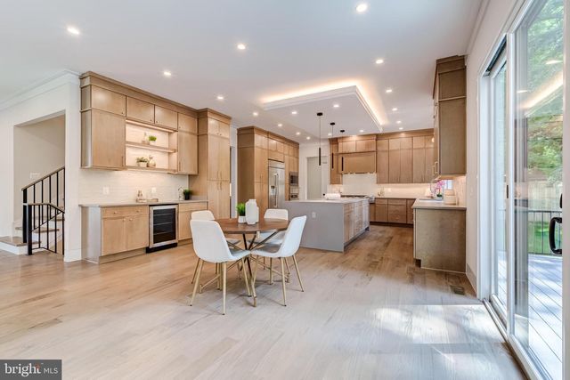 506 KINGSLEY RD SW, Vienna, VA 22180