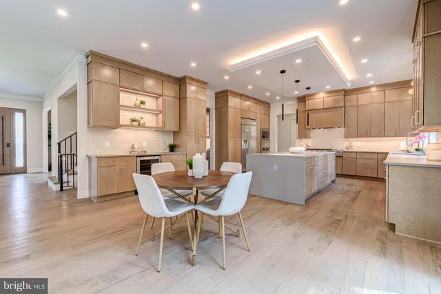 506 KINGSLEY RD SW, Vienna, VA 22180