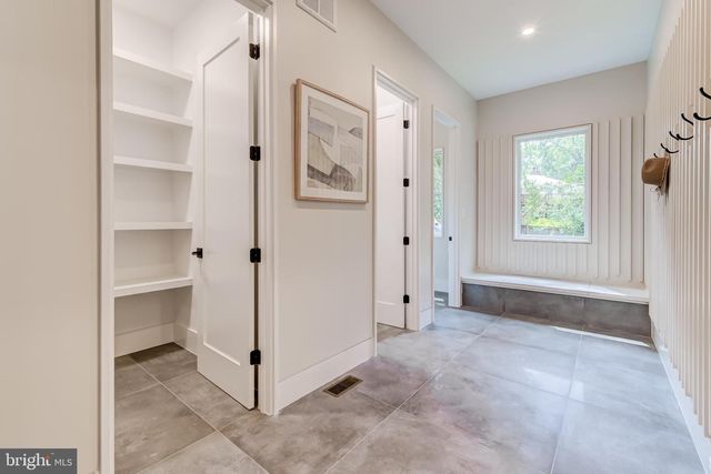 506 KINGSLEY RD SW, Vienna, VA 22180