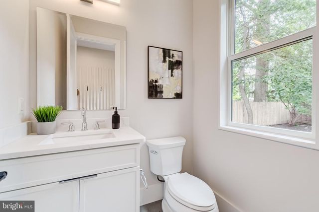 506 KINGSLEY RD SW, Vienna, VA 22180