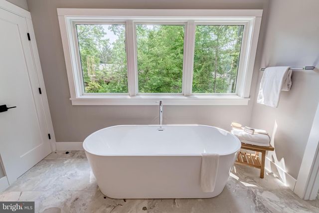 506 KINGSLEY RD SW, Vienna, VA 22180