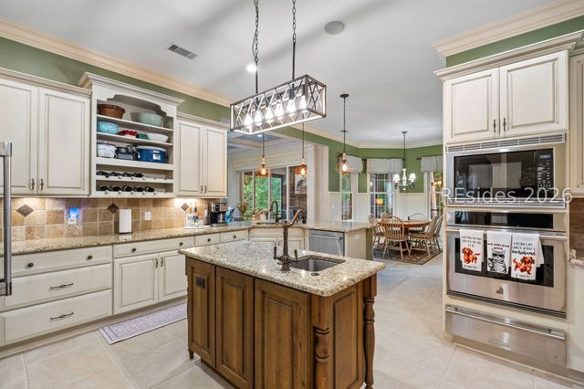 20 Driftwood Ct W, Bluffton, SC 29910