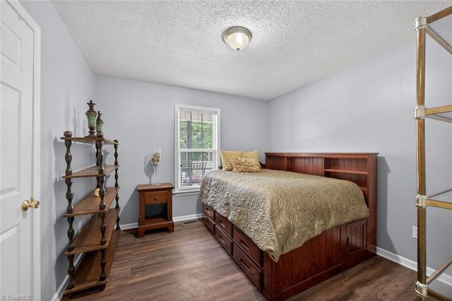 121 Manor Drive, High Point, NC 27260