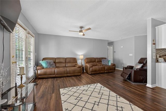 121 Manor Drive, High Point, NC 27260