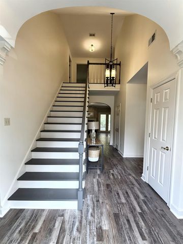 756 CRESTOVER DR, Collierville, TN 38017